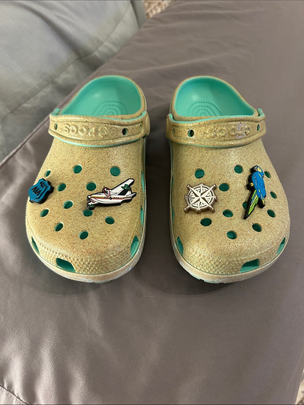 Jimmy buffet margaritaville crocs with jibbits